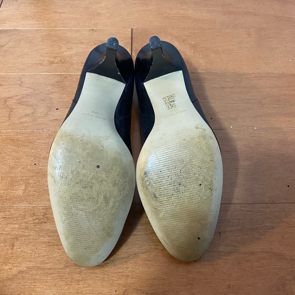 Nine West Black Round Toe 3 inch Heels - Size 10 - Picture 3 of 3